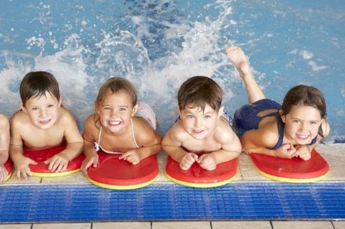 cropped-bambini-piscina-620x330-1.jpg